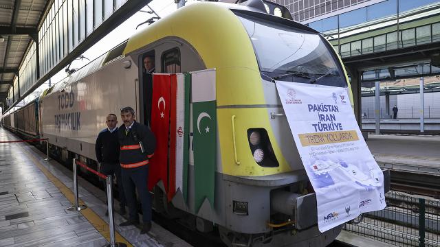 قطار باری اسلام‌آباد-تهران-استانبول وارد انقره شد