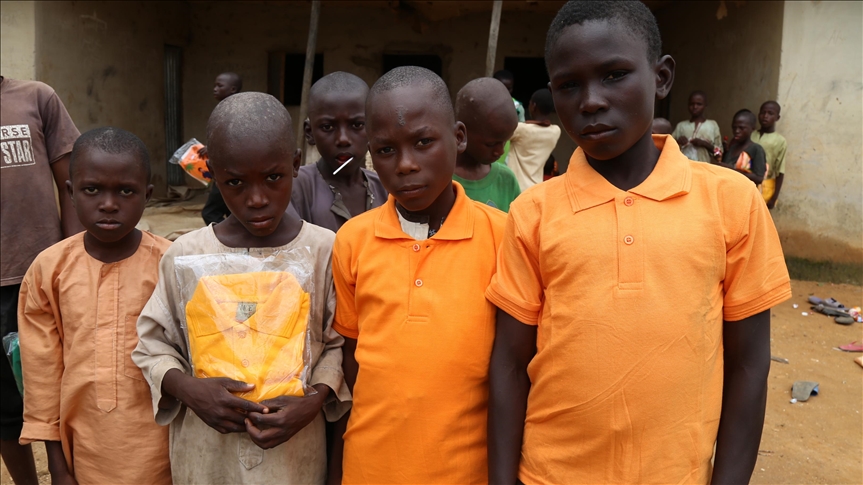 نائیجیریا: 12 ملین بچوں نے اسکول جانا بند کر دیا