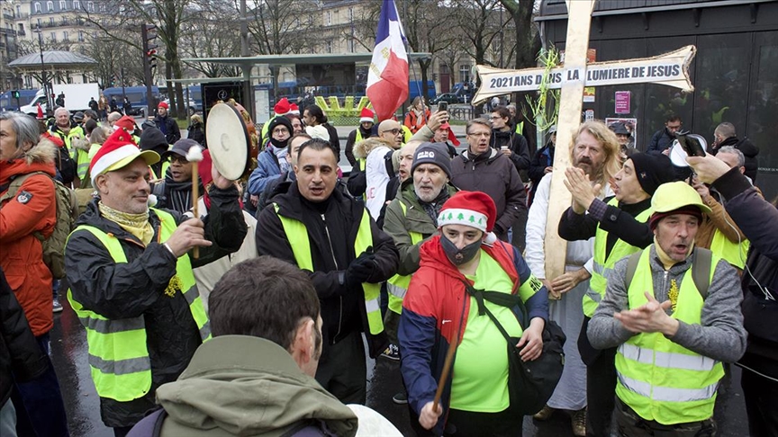 Karácsonykor is folytatódtak a tüntetések Franciaországban