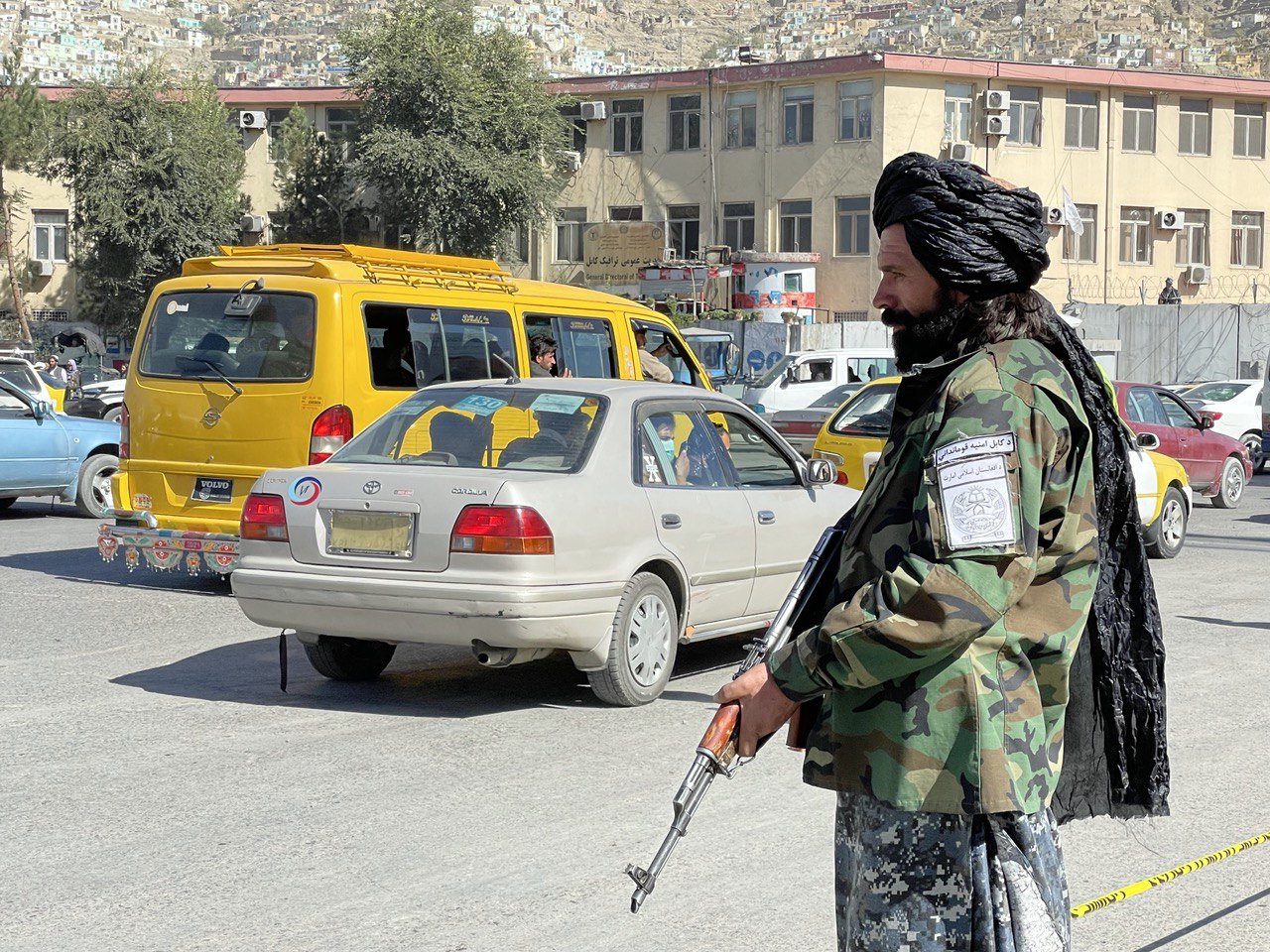 حمله به موتر حامل طالبان در کابل