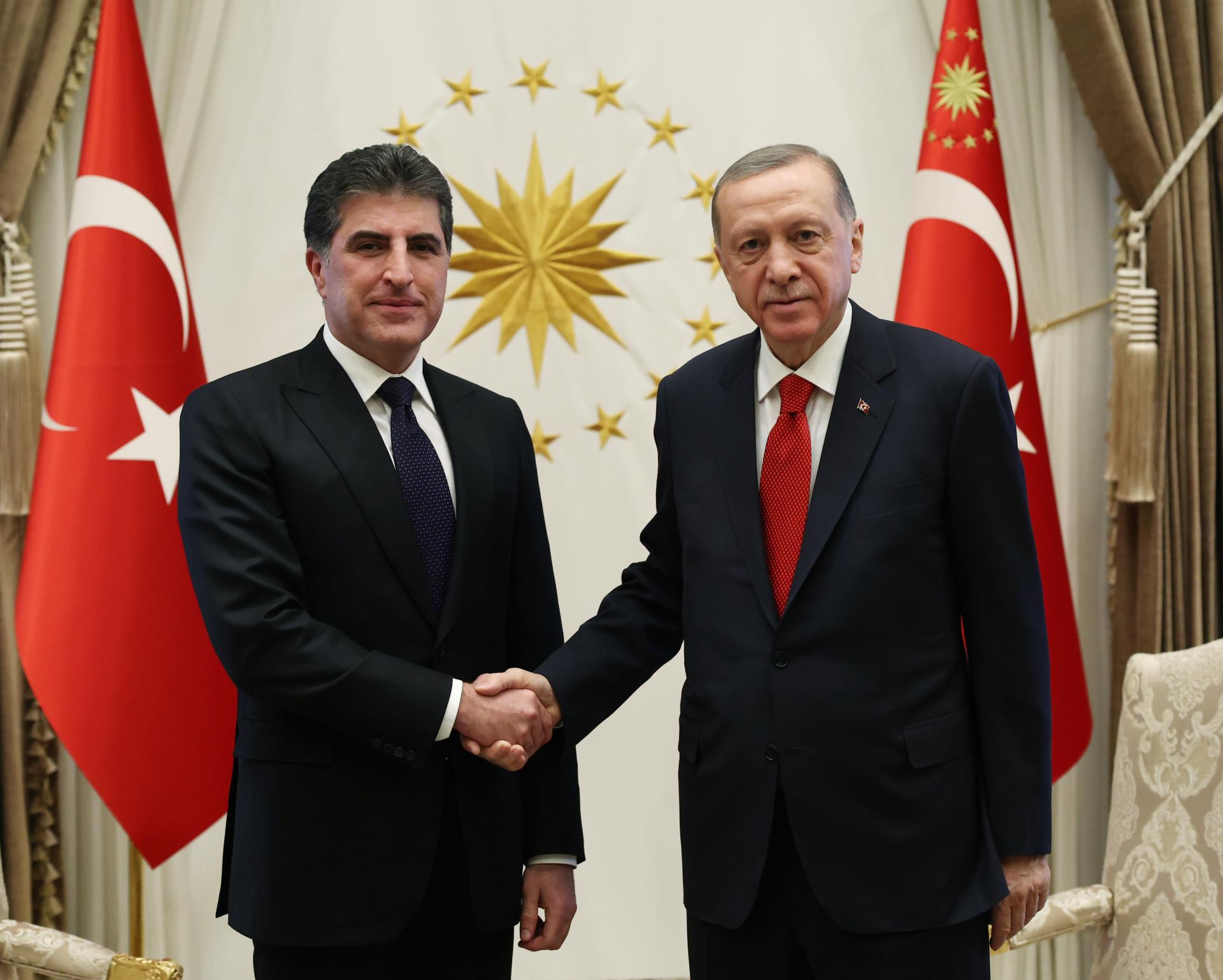 Il presidente Erdogan riceve al complesso presidenziale Nechirvan Barzani
