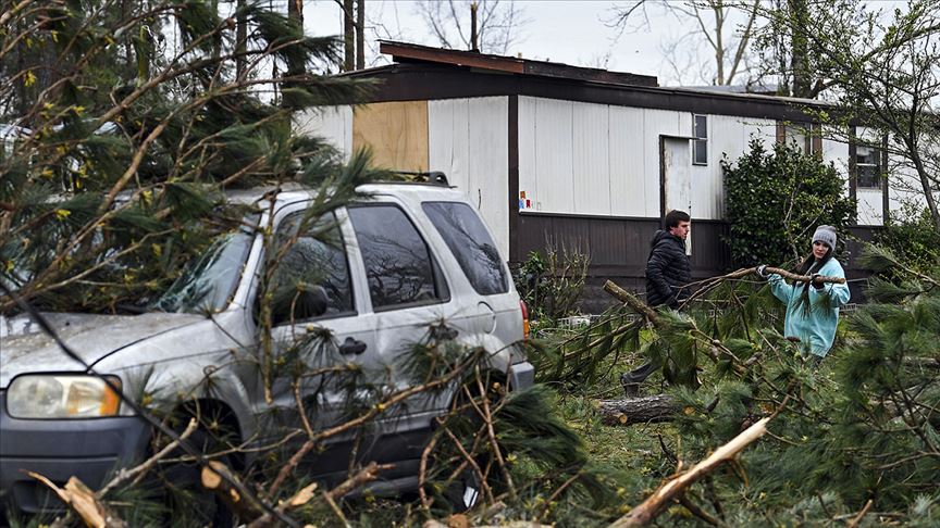Во ураганот кој ја погоди американската сојузна држава Мичиген, загинаа 2 лица