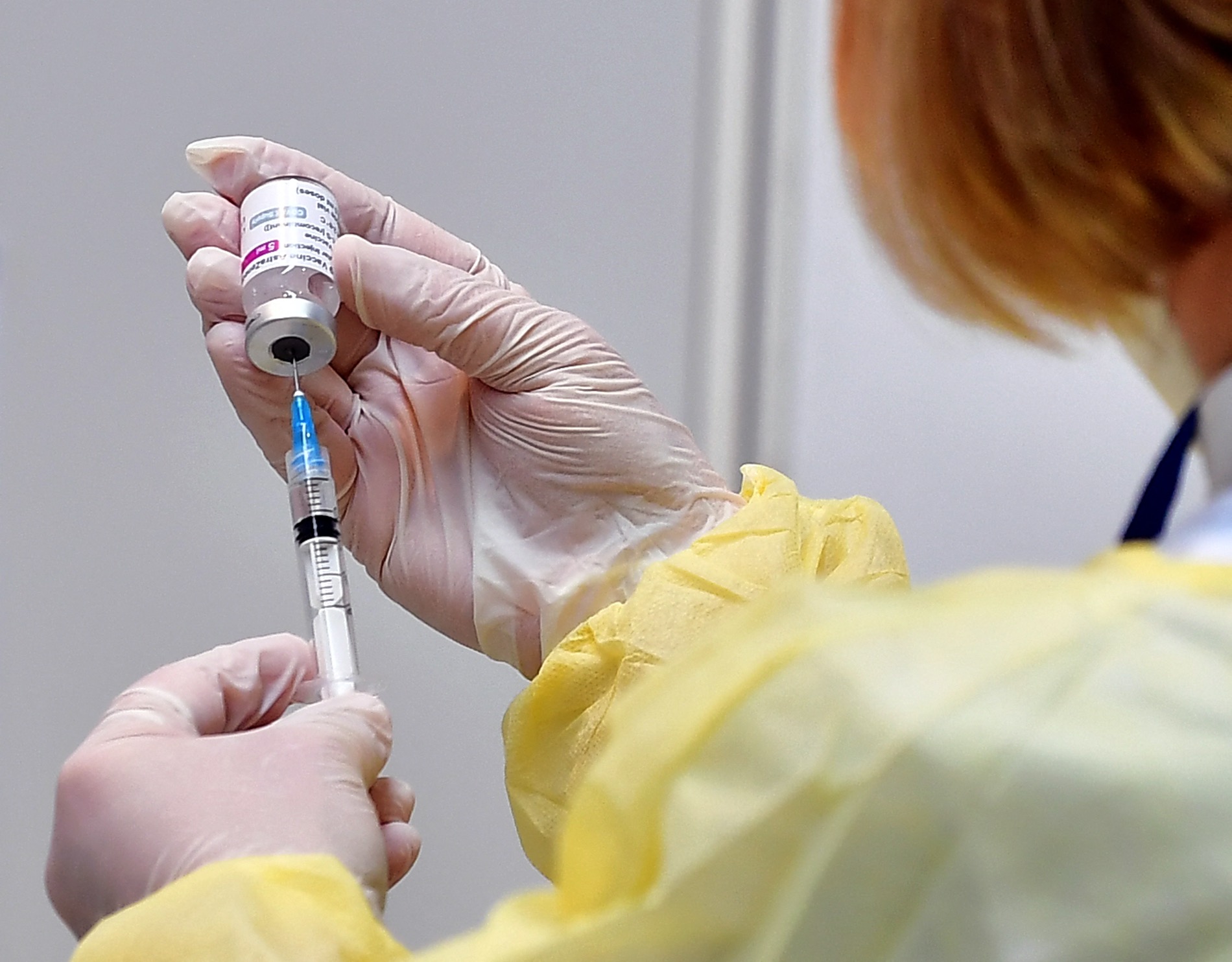 La UE: “AstraZeneca debe suministrar la cantidad suficiente de vacuna sin esperar”