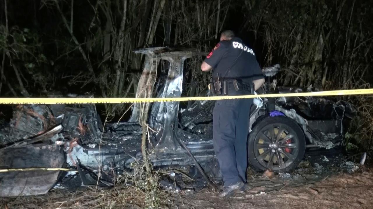 特斯拉无人驾驶车发生交通事故致2人死亡 Turkiye Nin Haber Kaynagi 特斯拉无人驾驶车发生交通事故致2人死亡 Turkiye Nin Haber Kaynagi