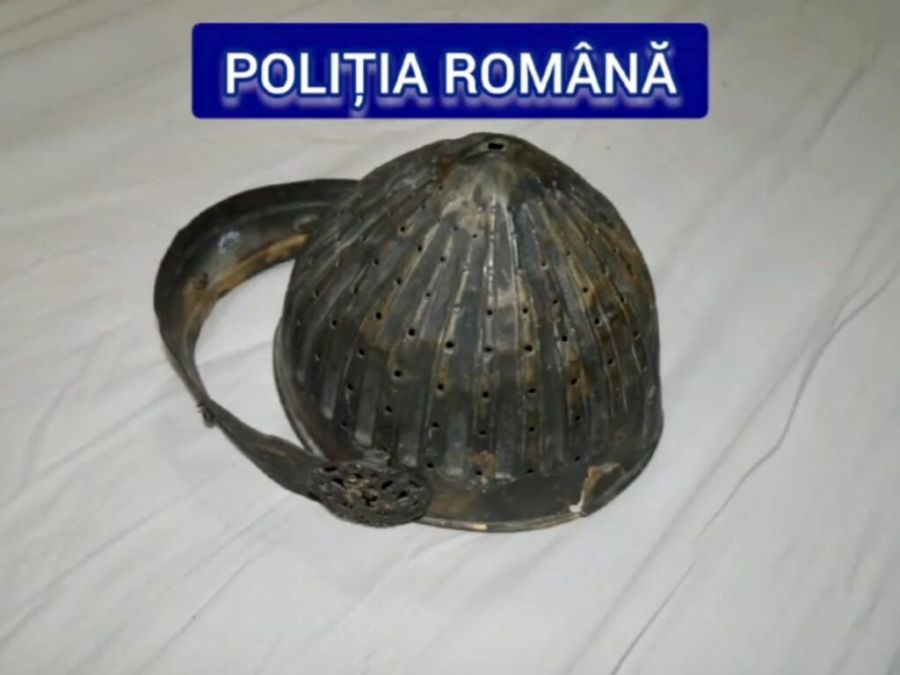 Un coif otoman vechi de 300 de ani descoperit în România
