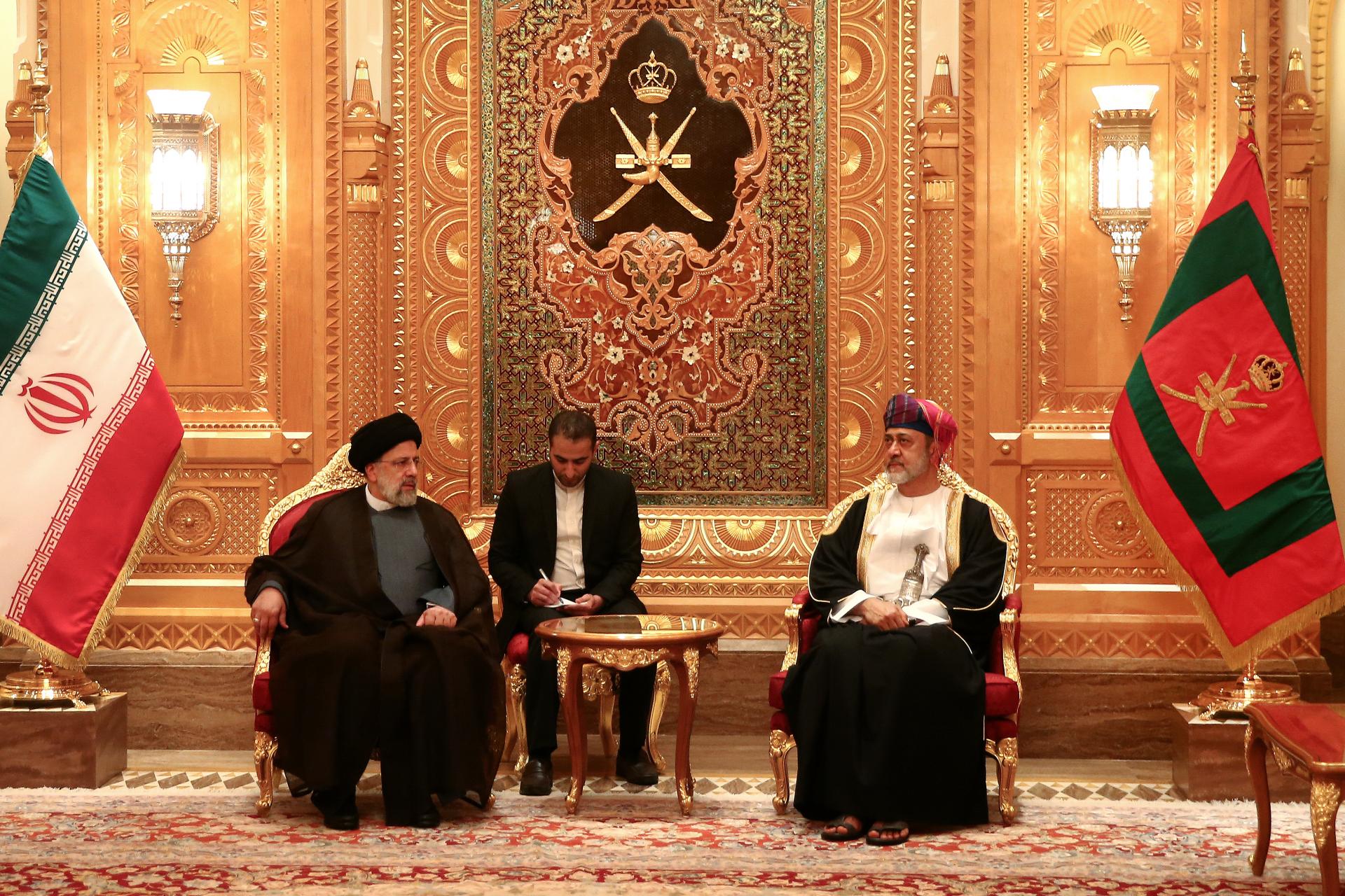 Između Irana i Omana potpisano 12 sporazuma uključujući i suradnju na poljima nafte i prirodnog gasa