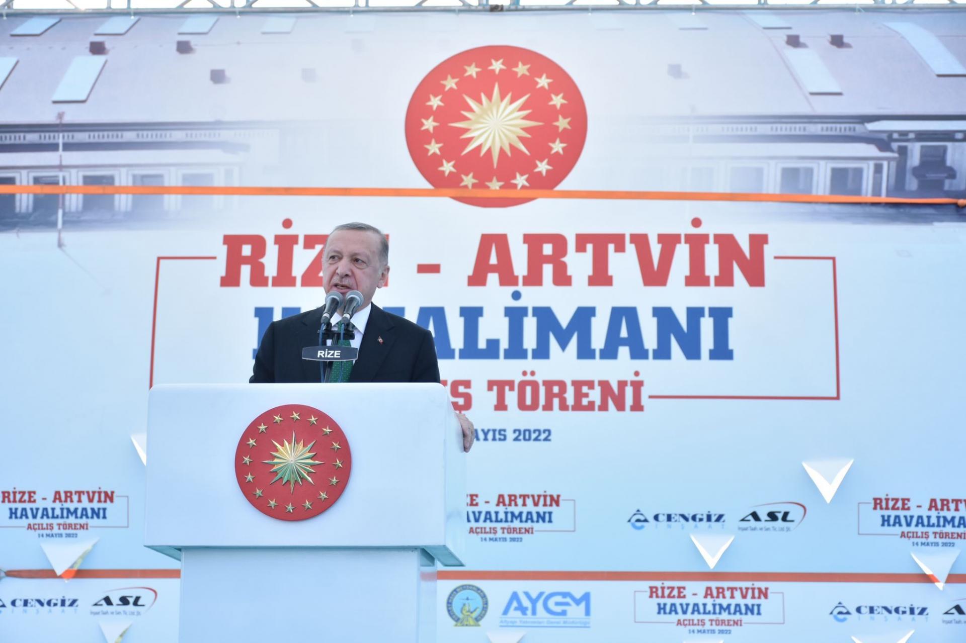Претседателот Ердоган свечено го отвори новоизградениот аеродром Ризе-Артвин на црноморскиот брег