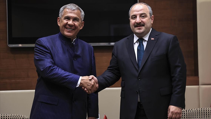 瓦兰克在安卡拉与鞑靼斯坦共和国总统会晤