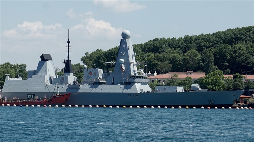 Велика Британија демантира дека е отворен предупредувачки оган врз нејзиниот брод во Црното Море