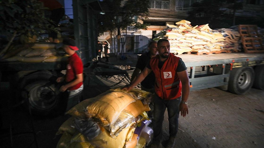 Il convoglio di aiuti della Mezzaluna Rossa turca arriva nella Striscia di Gaza