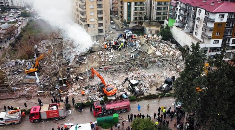 Erdoğan köztársasági elnök: a földrengés áldozatainak száma  912