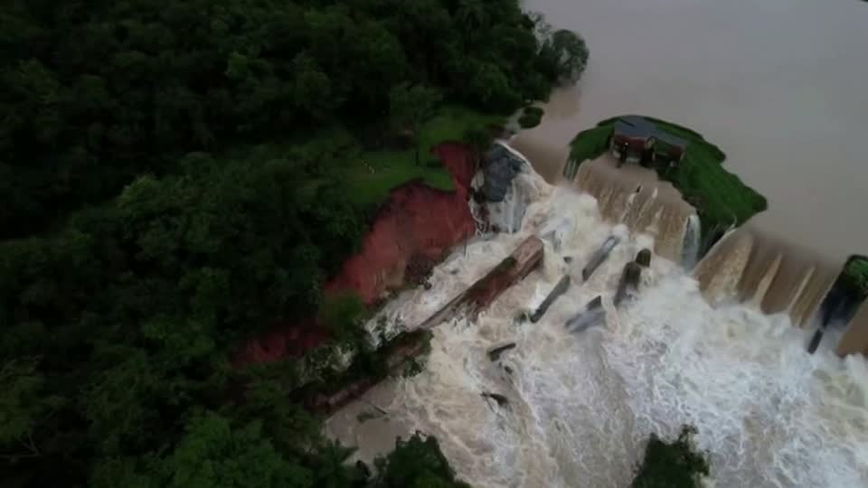 La represa de Pará de MInas, en Brasil, a punto de desborde o rotura