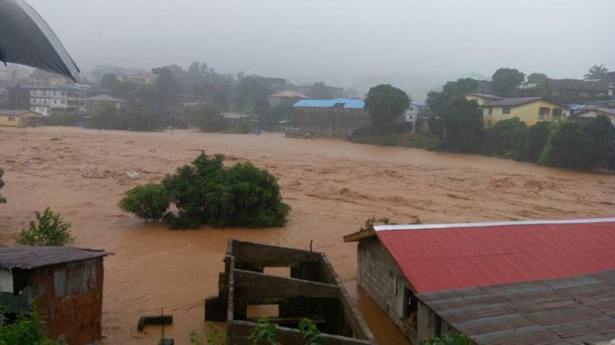加纳洪灾：12人丧生