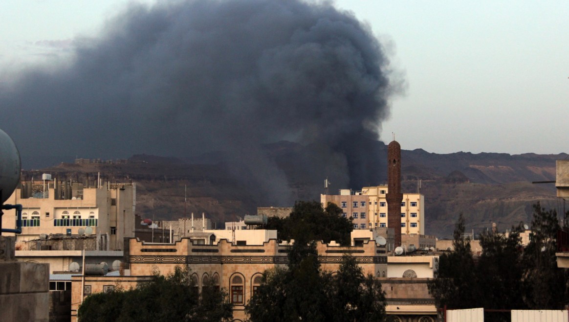Cerca de 150 familias abandonan sus hogares a causa de los ataques de hutíes en Yemen