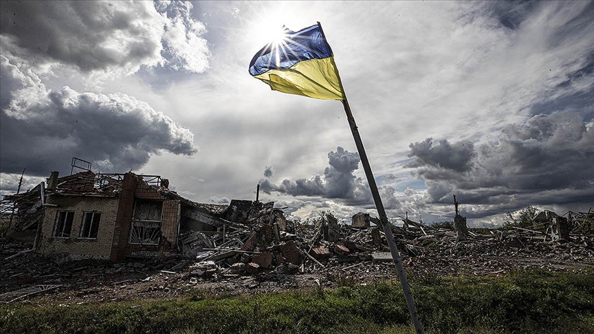 乌克兰国旗在赫尔松北部升起