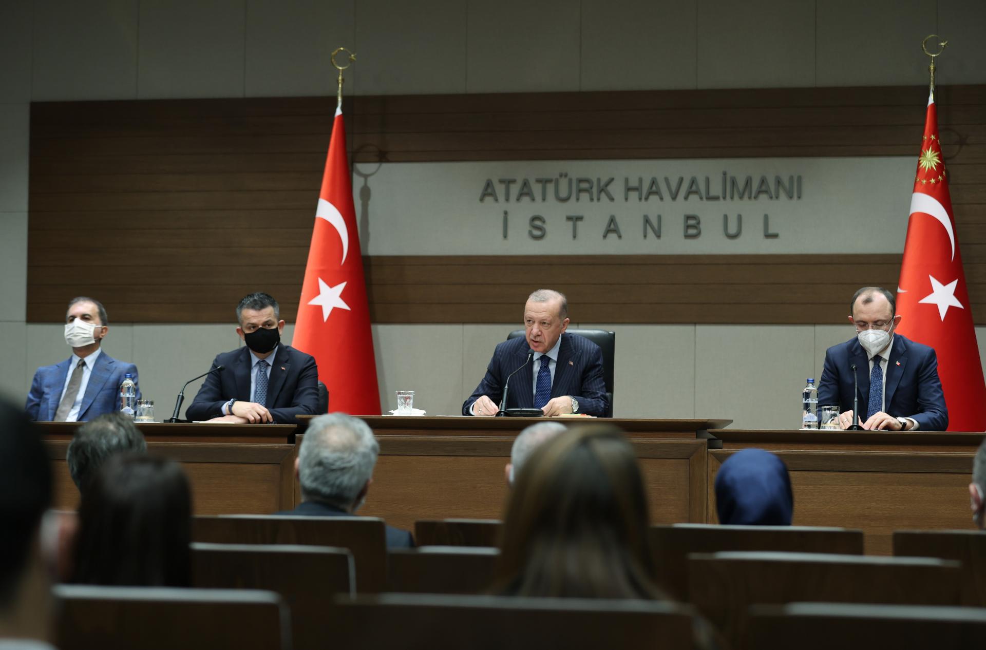 Erdogan a fermement condamné l'attaque raciste contre une mosquée dans le secteur chypriote grec