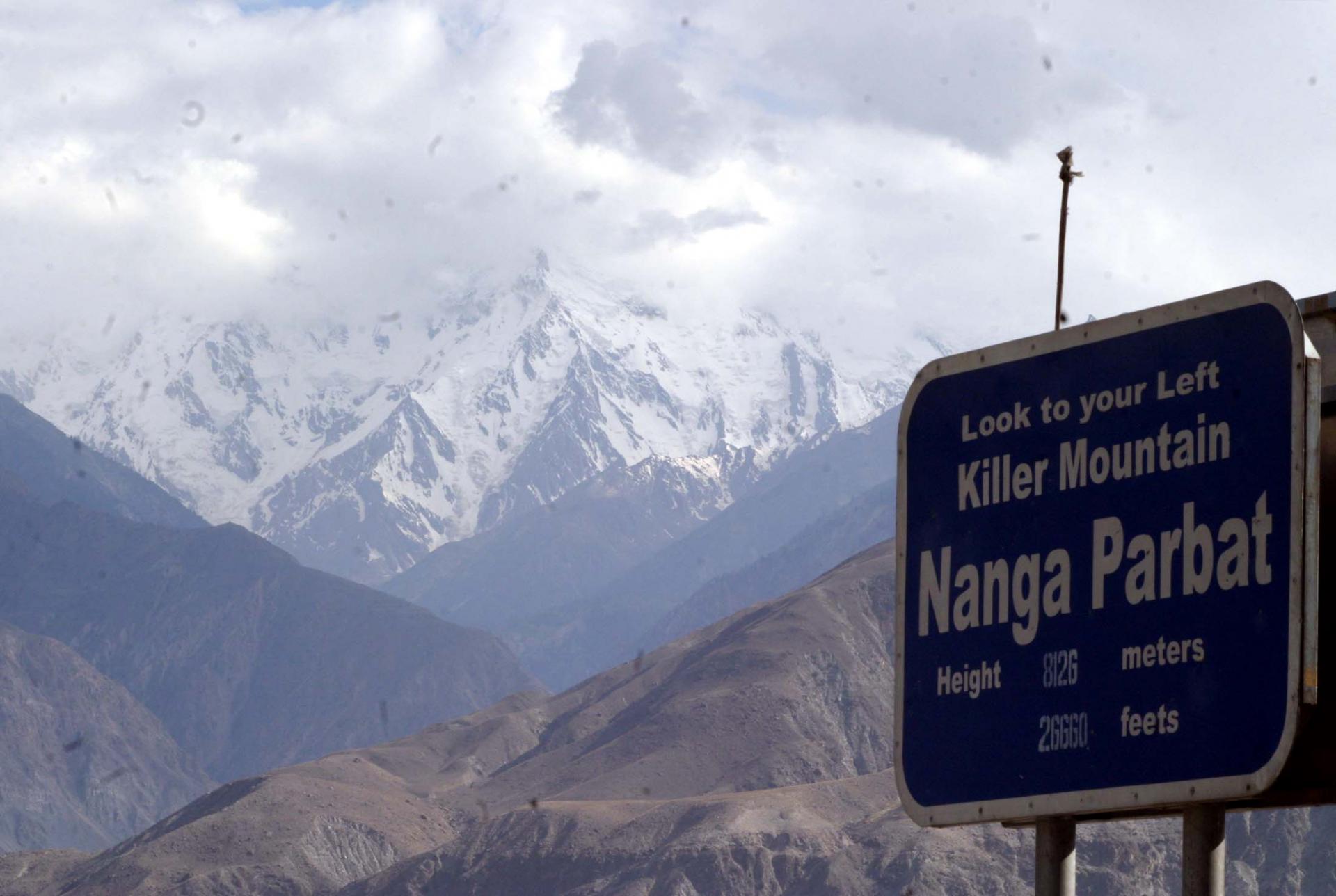 پاکستان، نانگا پربت کو سر کرنے والے دو کوہ پیما سے رابطہ منقطع
