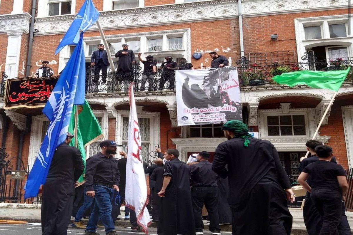 Λονδίνο: Εξτρεμιστική θρησκευτική ομάδα επιτέθηκε στην Πρεσβεία του Αζερμπαϊτζάν