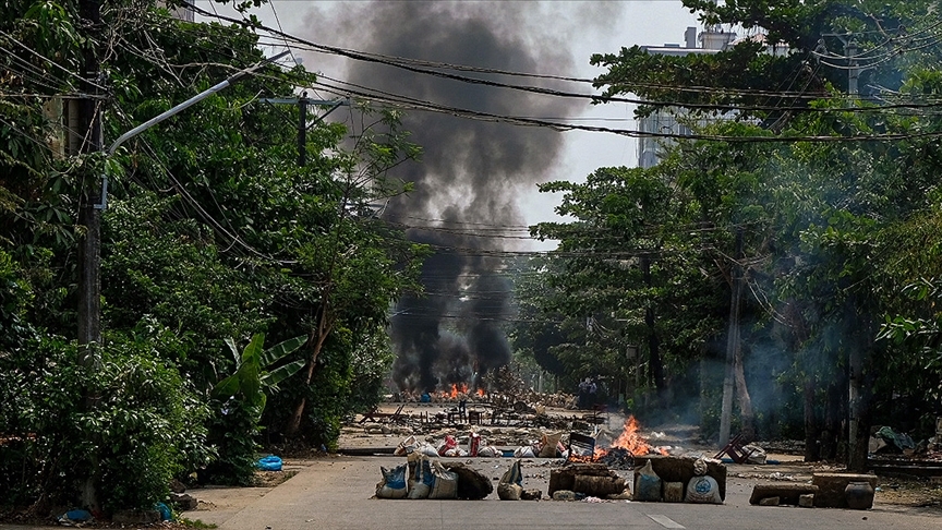 ادامه تنش و ناآرامی‌ها در میانمار؛ 10 سرباز کشته شدند