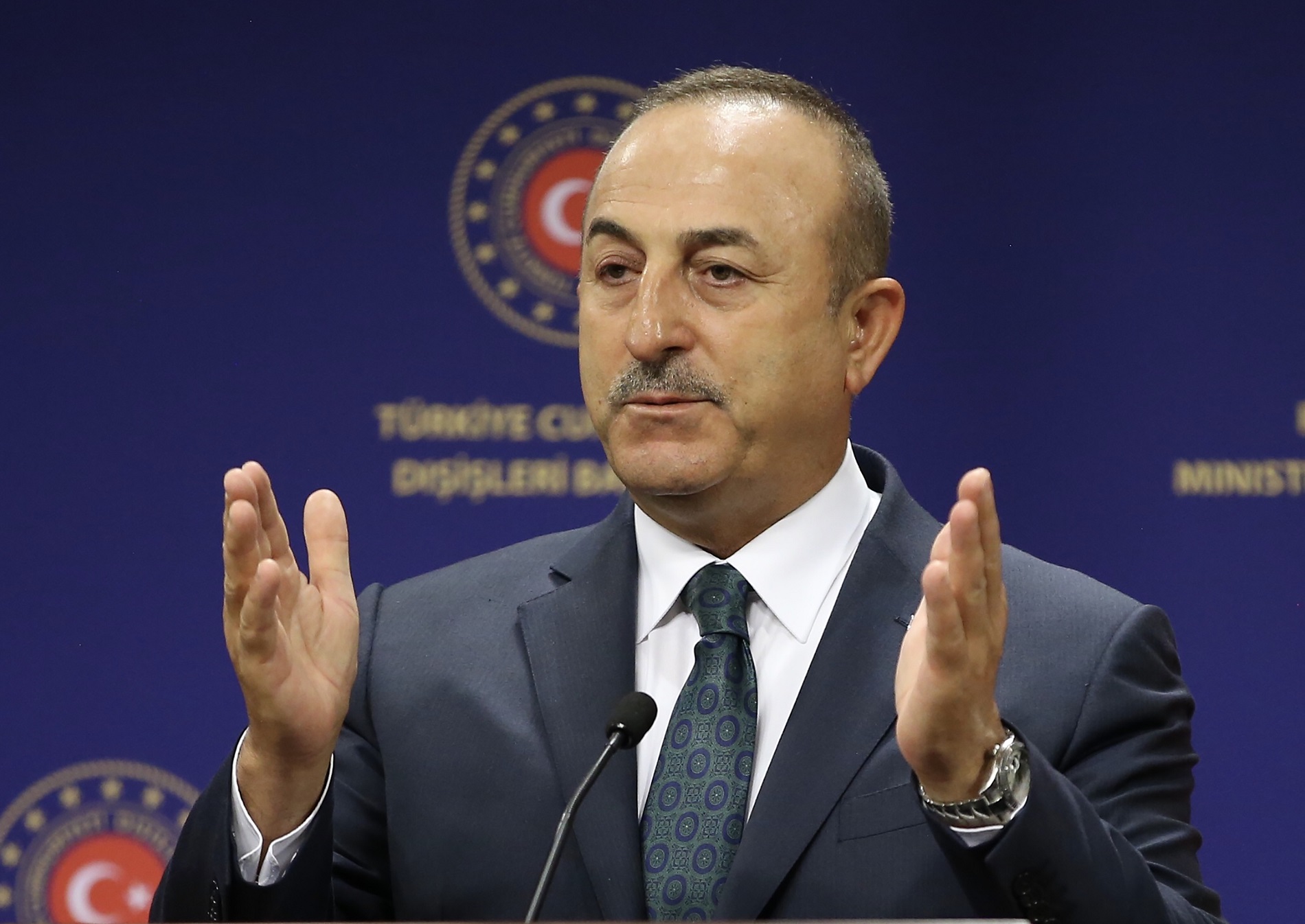 Cavusoglu: "Si apre una nuova finestra per rilanciare il dialogo tra Turchia-UE"