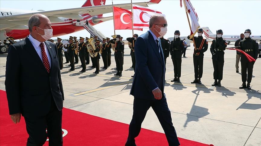 اردوغان وارد لفکوشا پایتخت جمهوری ترک قبرس شمالی شد