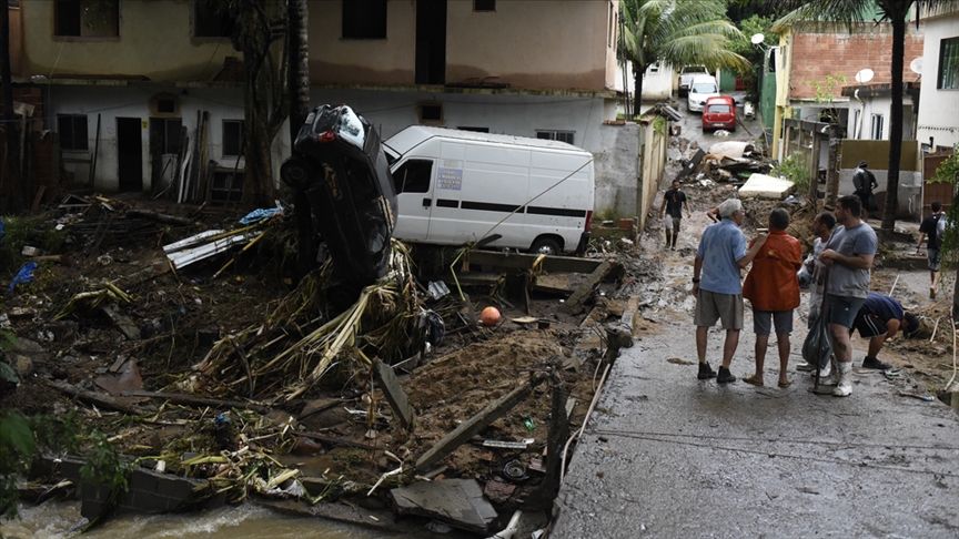 巴西巴伊亚州暴雨导致21人丧生