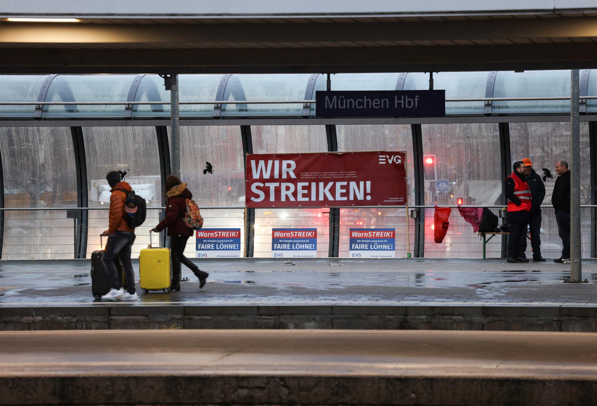 جرمنی: گذشتہ 31 سالوں کی بڑی ترین پہیہ جام ہڑتال، فضائی، ریلوے اور زمین سفر منسوخ