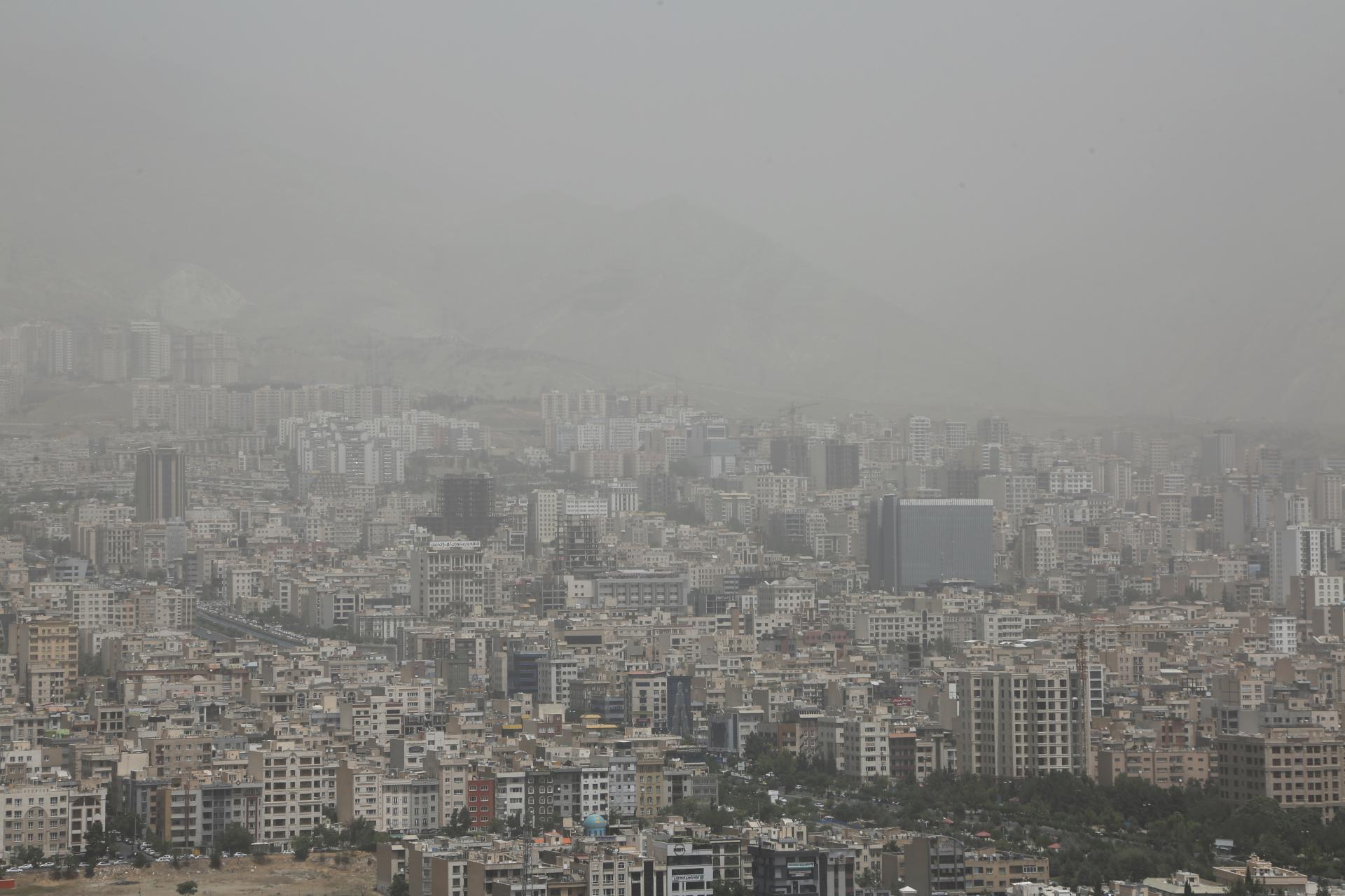 伊朗首都德黑兰中小学因空气污染而停课