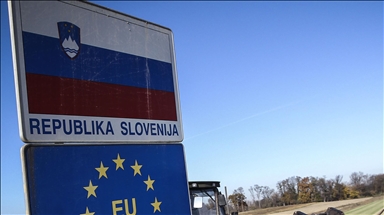 Slovenska policija u kamionu pronašla 13 migranata