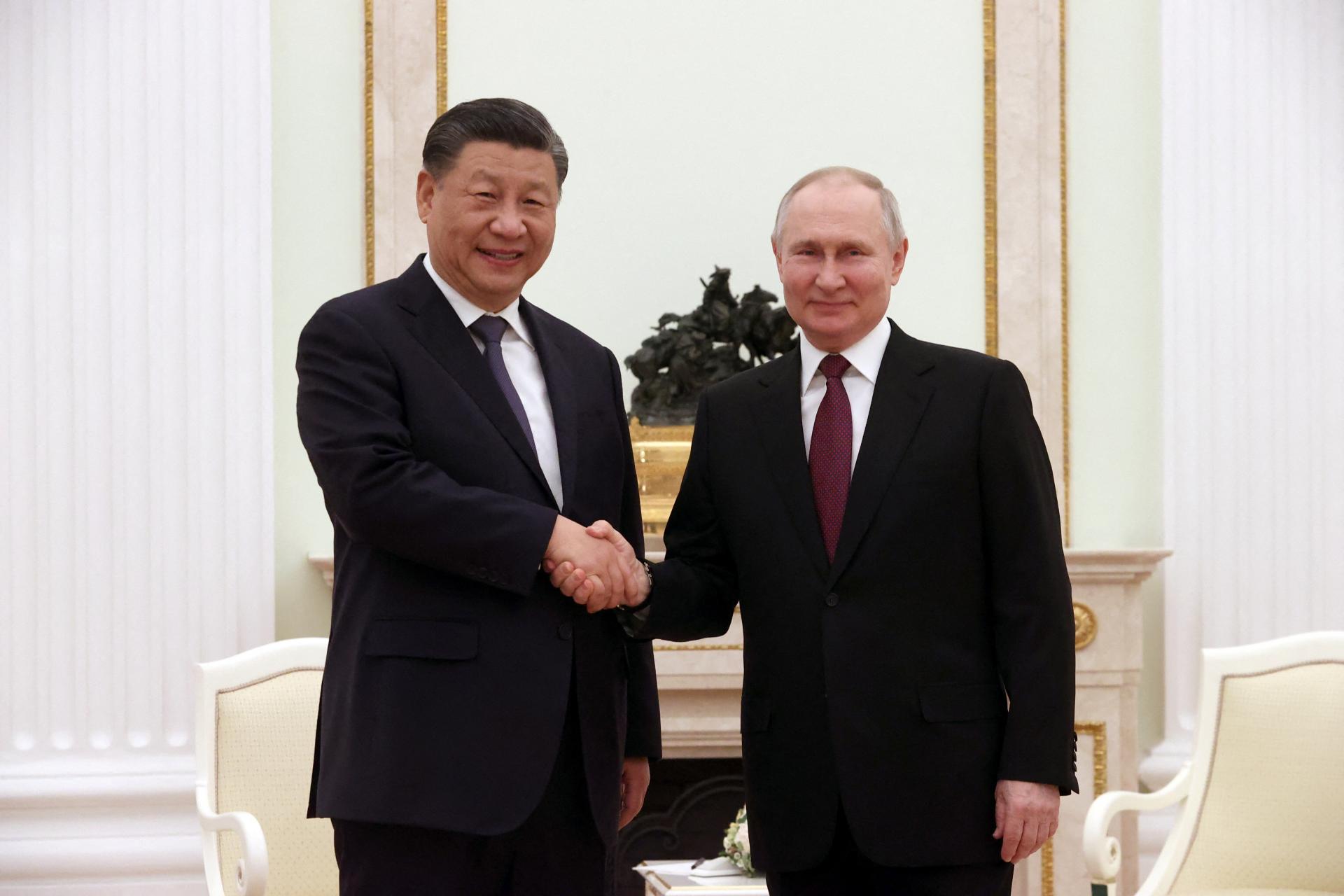 Çin Si Cinpin və Vladimir Putin arasında baş tutan görüşlə bağlı bəyanat yayıb