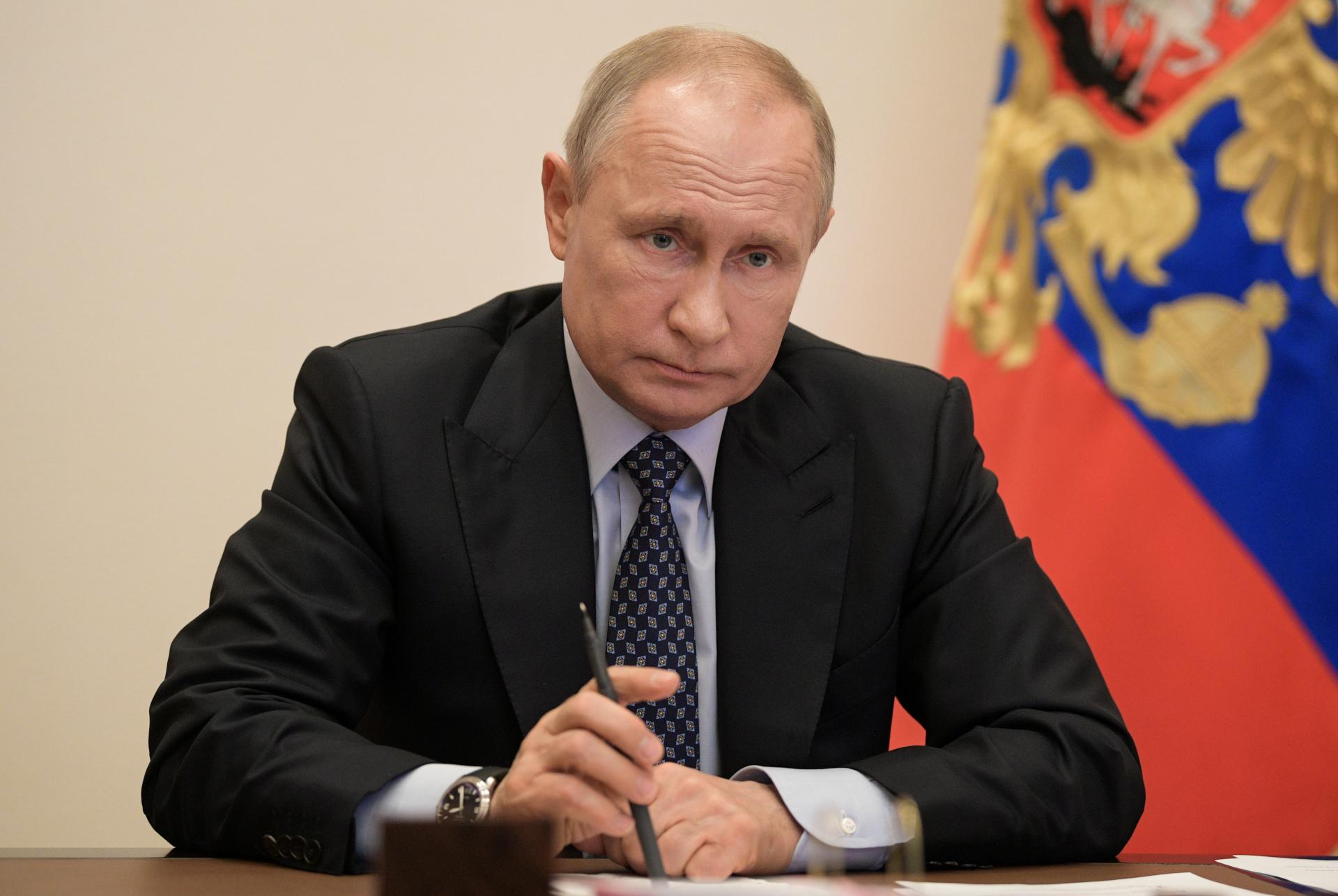 Путин обяви че възнамерява утре да се ваксинира срещу COVID-19