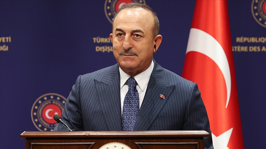 Çavuşoğlu debatió la situación en Afganistán con EE.UU. y Alemania
