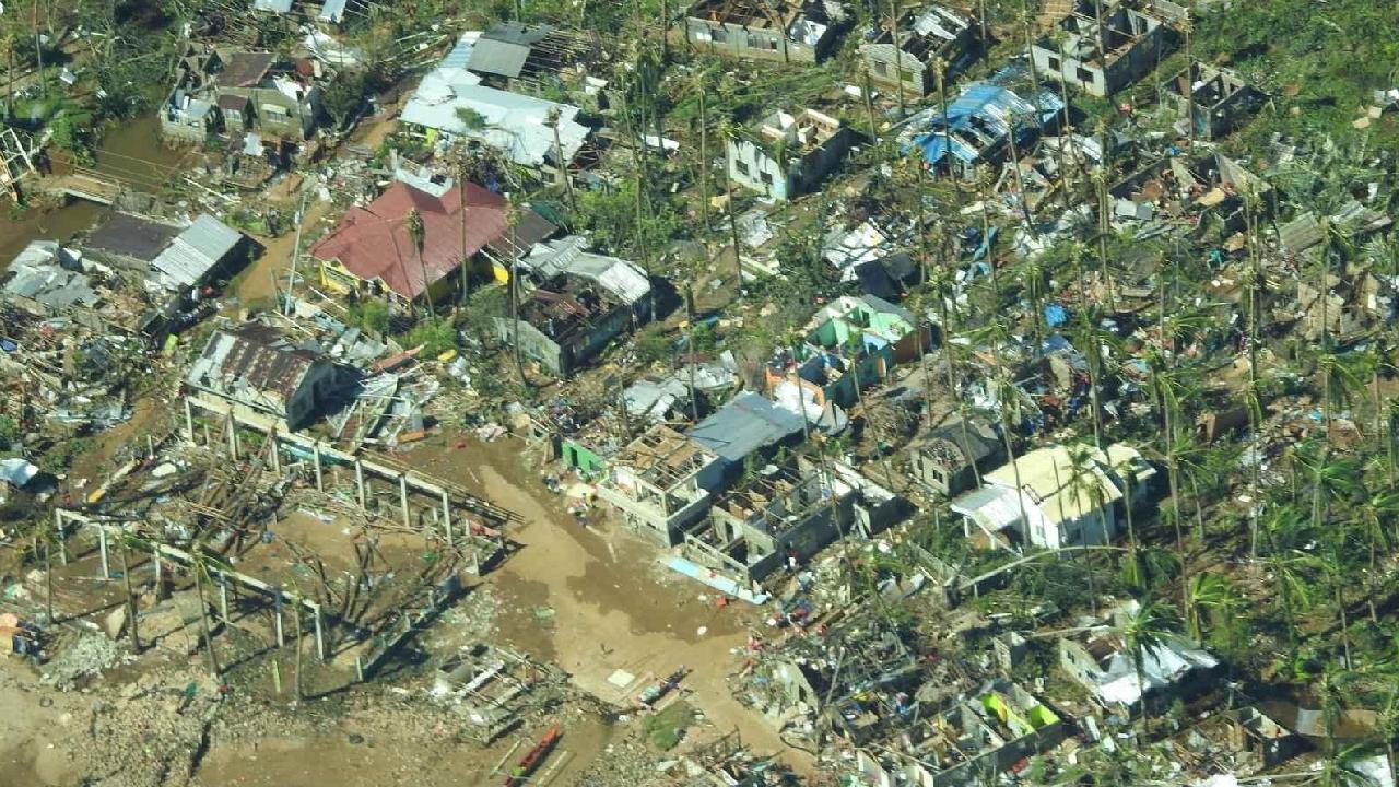 Расте броят на жертвите на тайфуна "Рай" във Филипините