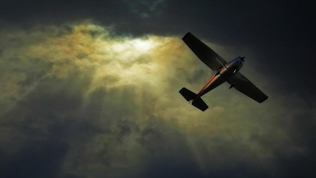 Epava avionului ce a dispărut acum 43 de zile și cadavrele a 6 persoane au fost găsite