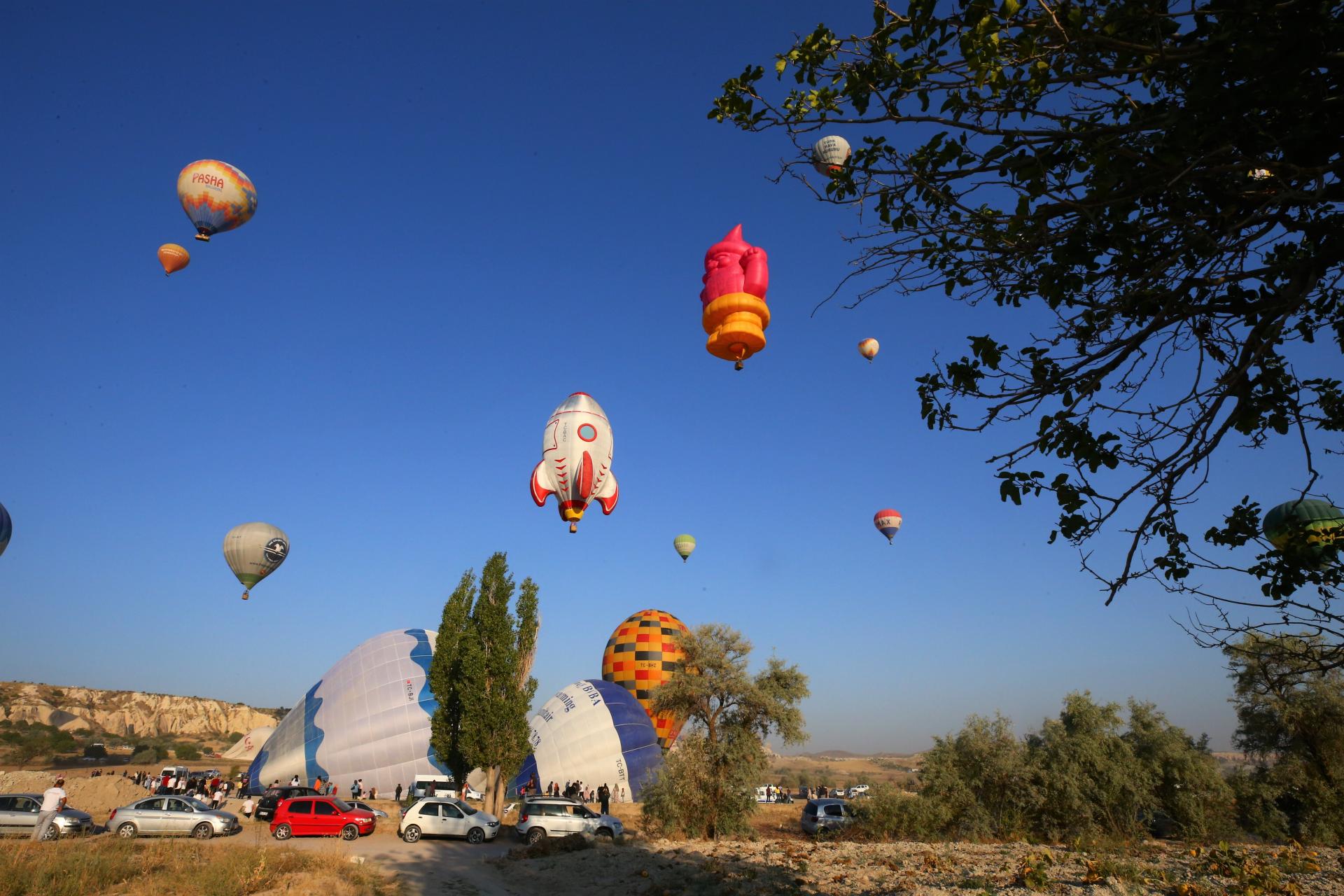 U Kapadokiji počeo Međunarodni festival balona na topli zrak (FOTO)