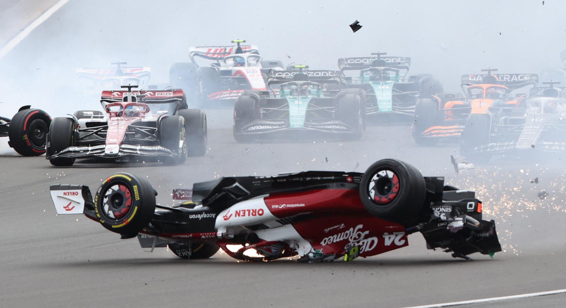 Karlos Sayns “Formula 1” Qran-Prisinin qalibi olub