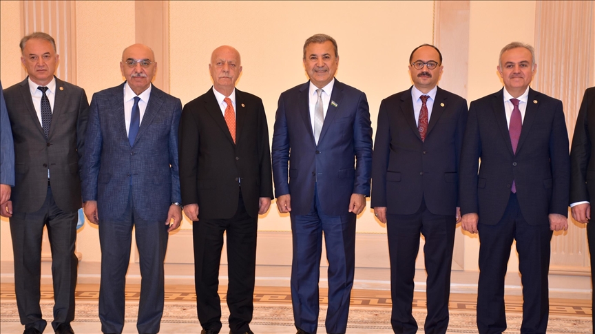 Uzbekistani njofton vendimin për t'u anëtarësuar në Këshillin Turk
