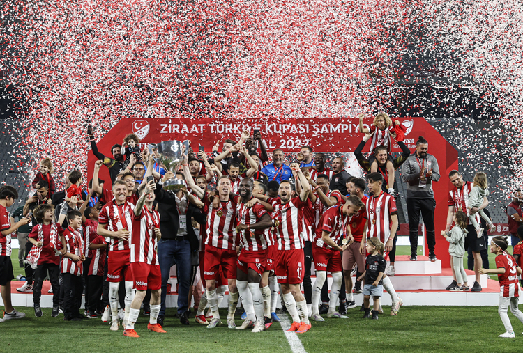 “Sivasspor” tarixində ilk dəfə Türkiyə Kubokunu qazandı