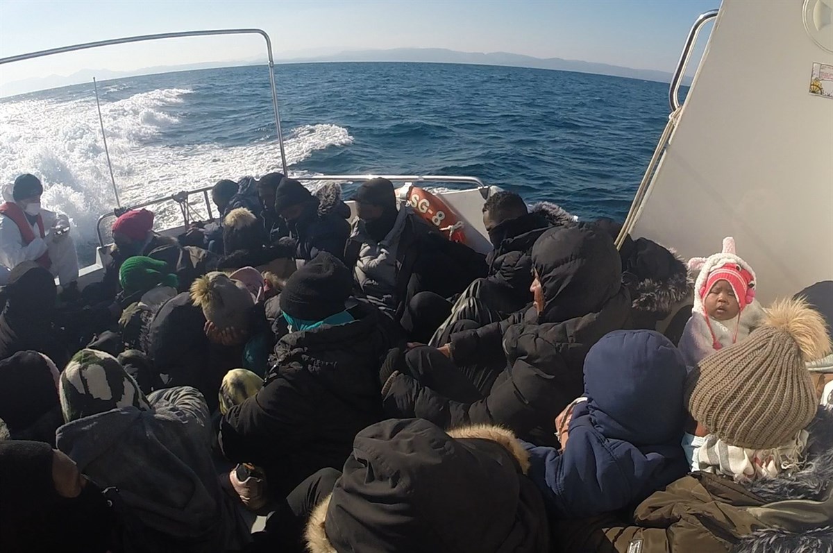 Roja Bregdetare turke shpëtoi 36 emigrantë të parregullt të prapësuar nga Greqia në Egje