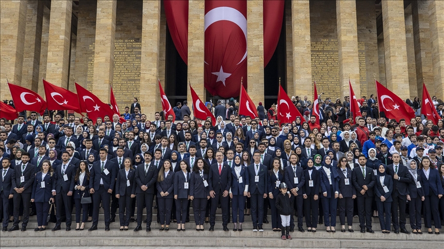 مراسمات ویژه 19 می روز بزرگداشت یاد آتاتورک و عید ورزش و جوانان در ترکیه