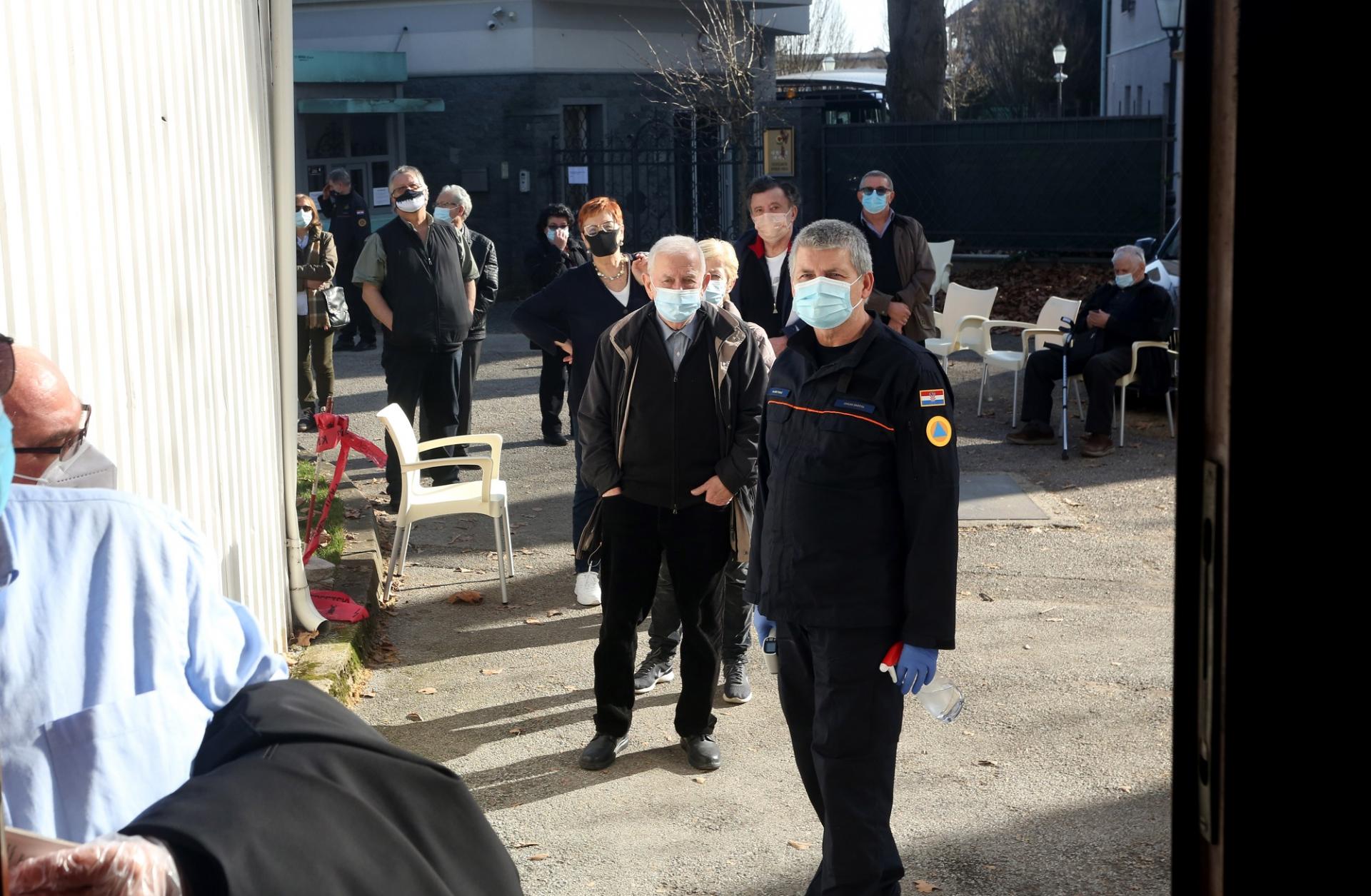 Hrvatska: Registrirana 834 nova slučaja zaraze koronavirusom, preminulo još 20 osoba
