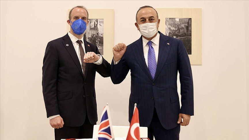 土耳其外长与英国以及阿根廷外长举行会晤