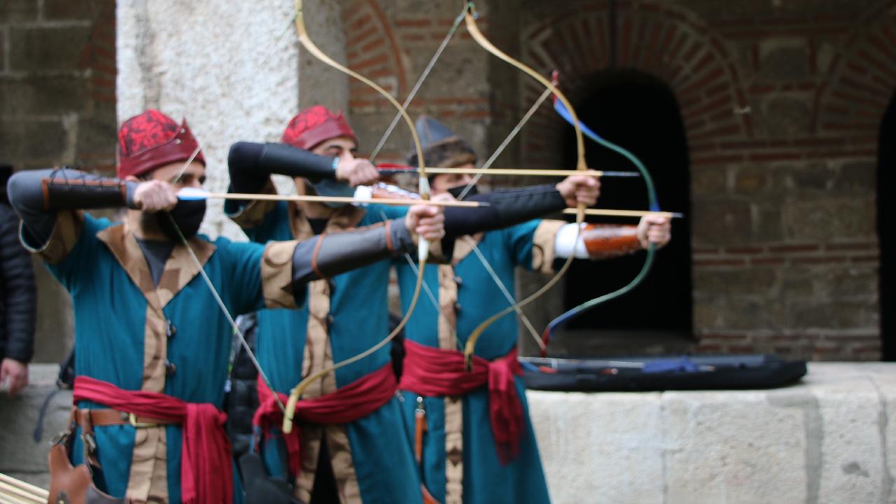 Во Северна Македонија започна курс по традиционално турско стрелаштво