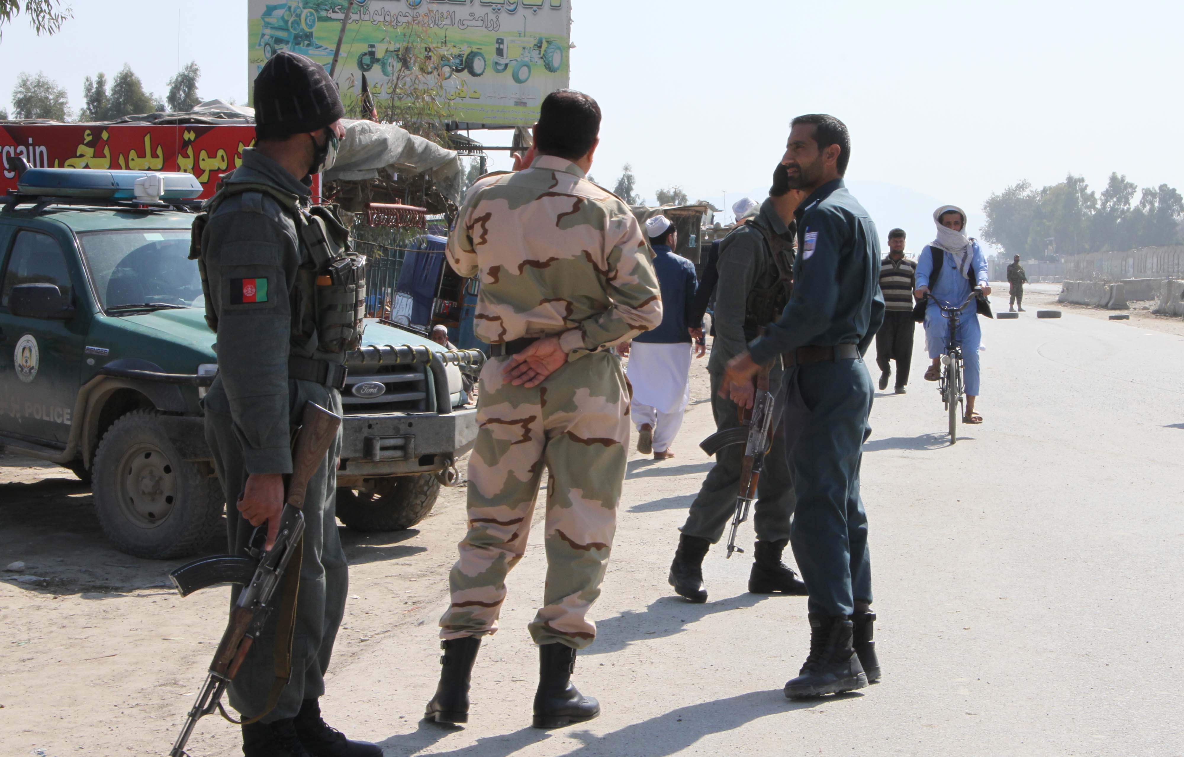 حمله با بمب به مینی‌بوس حامل غیرنظامیان در افغانستان