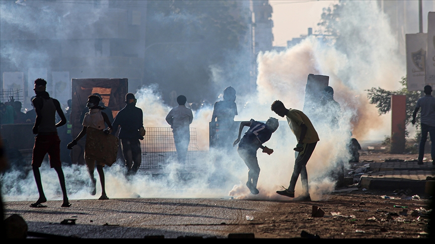 Sudan: Demonstranti blokirali ceste