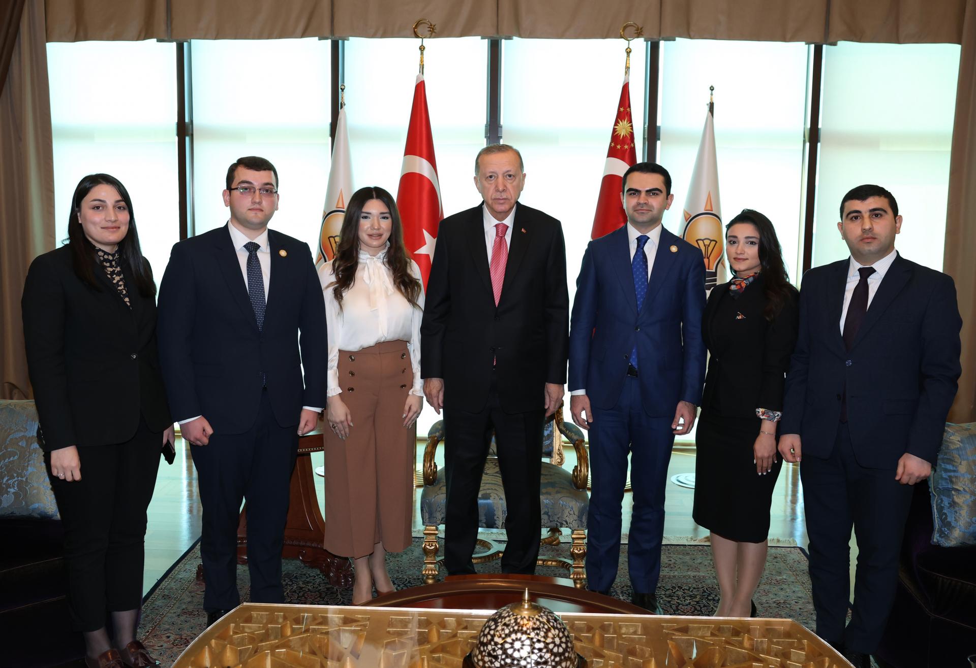 Συνάντηση Ερντογάν με τον αρχηγό του Νέου Κόμματος του Αζερμπαϊτζάν