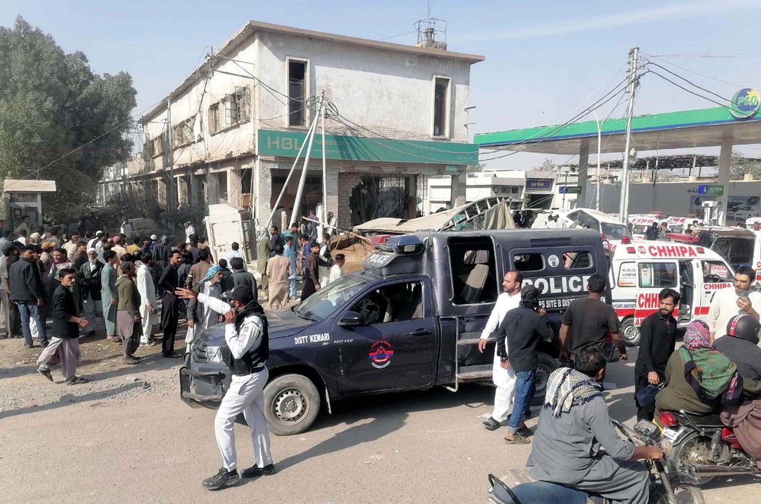 პაკისტანში ნავთობის ტანკერისა და ავტობუსის შეჯახების შედეგად 20 ადამიანი დაიღუპა