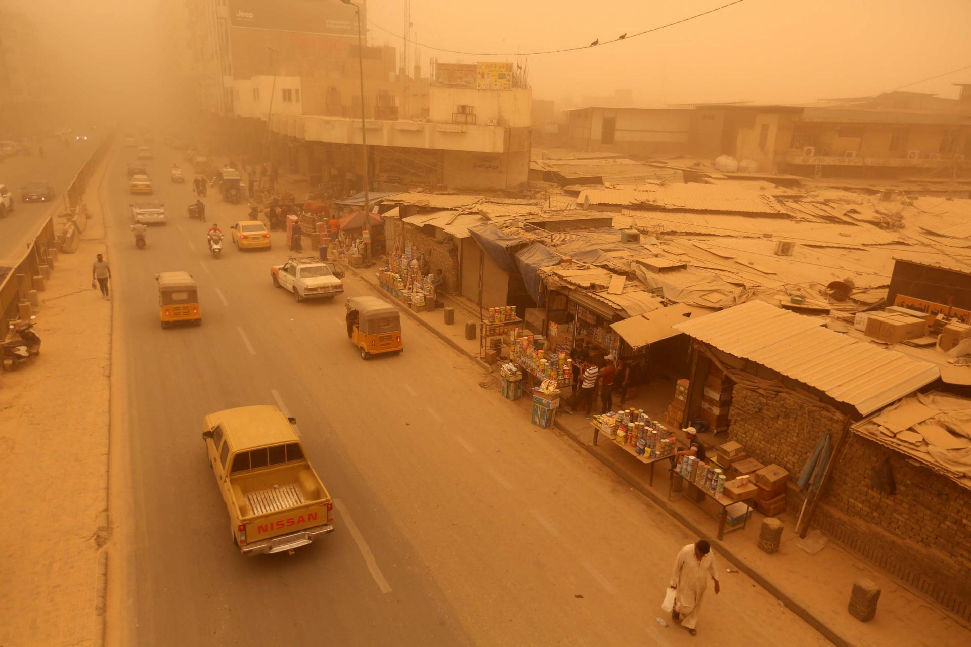 В Ирак пясъчната буря причини дихателни проблеми на хиляди