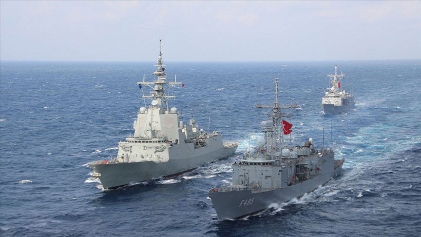 Обука со парада на Постојаната група на НАТО за поморски задачи-2 и турската фрегата „TCG GEDİZ“