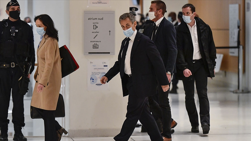 Nicolas Sarkozy osuđen na tri godine zatvora